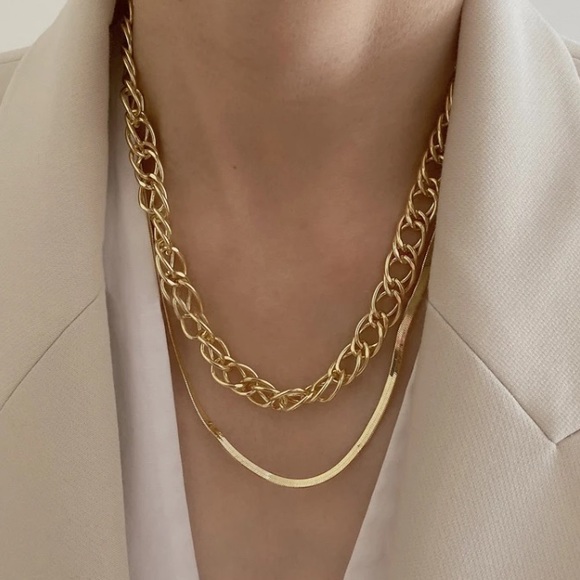 Jewelry - 18K gold plated double layered necklace